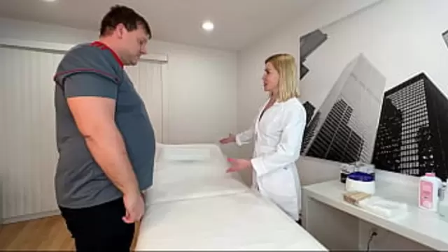 Russian massage therapist gives a blowjob to a guy for money